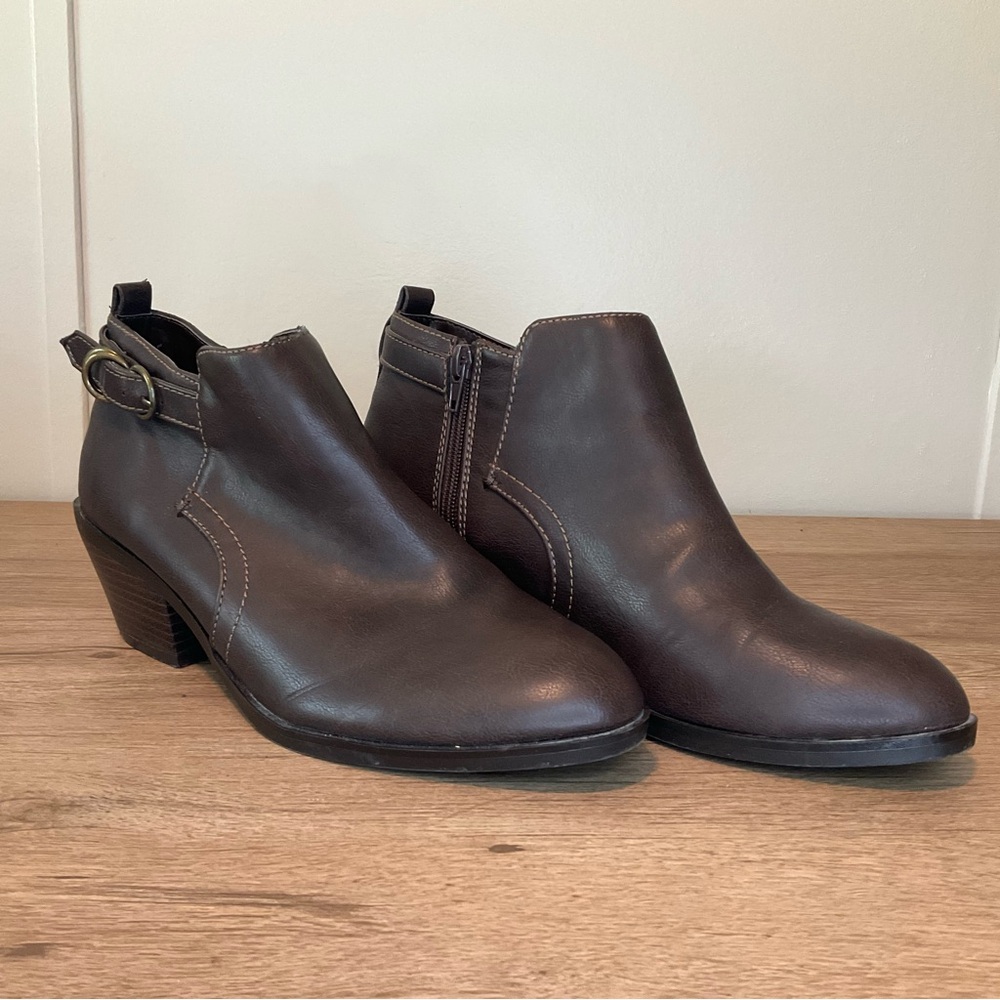 Short Brown Ankle Booties Route 66 Size 9